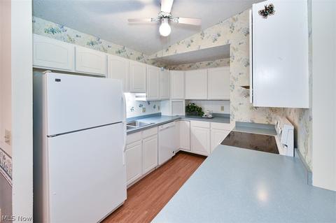 136 Bentley Dr, Elyria, OH 44035 photo 8