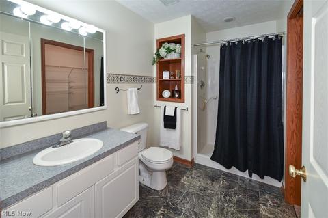 136 Bentley Dr, Elyria, OH 44035 photo 18