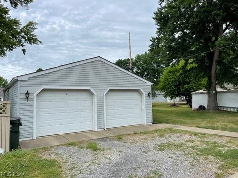 429 E 2nd St, Dover, OH 44622 photo 14