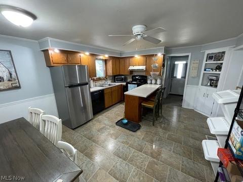 429 E 2nd St, Dover, OH 44622 photo 2
