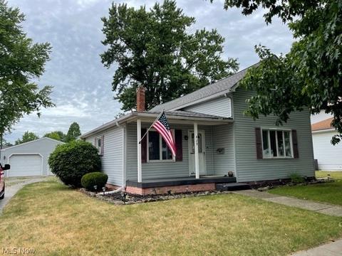 429 E 2nd St, Dover, OH 44622 photo 1