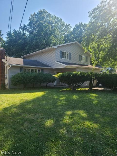 158 Meadow Dr, Elyria, OH 44035 photo 4