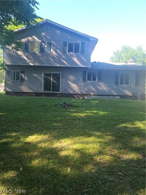 158 Meadow Dr, Elyria, OH 44035 photo 2