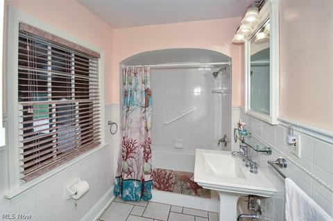 9415 Elsmere Dr, Parma, OH 44130 photo 17