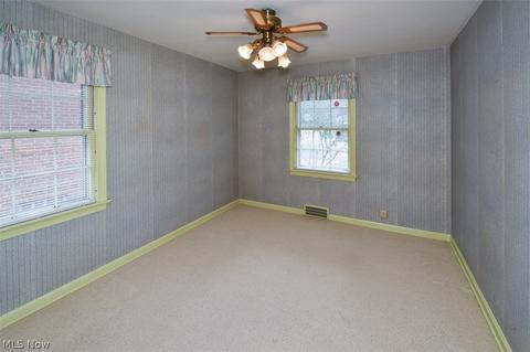 9415 Elsmere Dr, Parma, OH 44130 photo 21