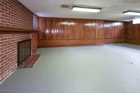 9415 Elsmere Dr, Parma, OH 44130 photo 29