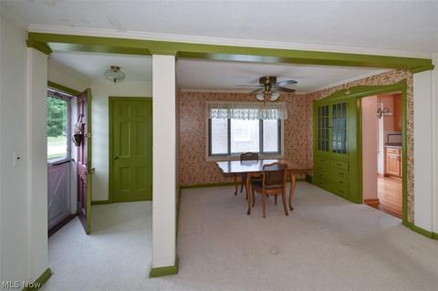 9415 Elsmere Dr, Parma, OH 44130 photo 3