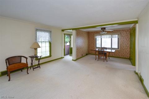 9415 Elsmere Dr, Parma, OH 44130 photo 8