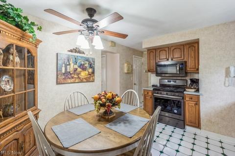 6015 Regency Dr, Parma, OH 44129 photo 12