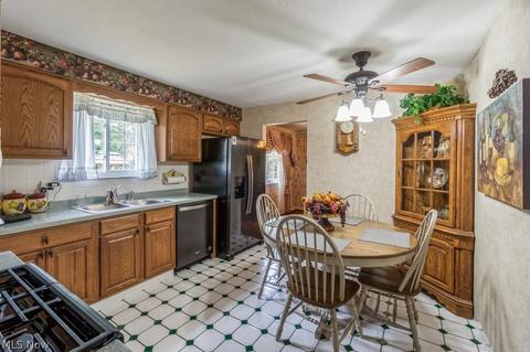 6015 Regency Dr, Parma, OH 44129 photo 11