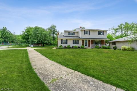 6015 Regency Dr, Parma, OH 44129 photo 3
