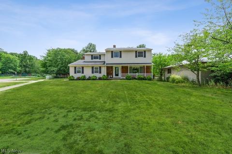 6015 Regency Dr, Parma, OH 44129 photo 1