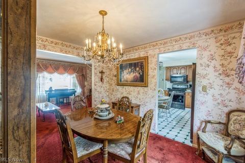 6015 Regency Dr, Parma, OH 44129 photo 9