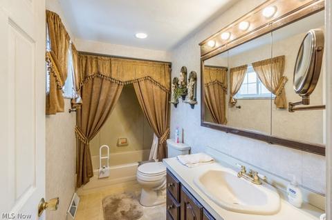 6015 Regency Dr, Parma, OH 44129 photo 17