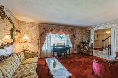 6015 Regency Dr, Parma, OH 44129 photo 6
