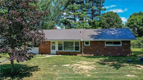 9441 Edgewood Dr, Windham, OH 44288 photo 1