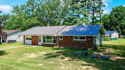 9441 Edgewood Dr, Windham, OH 44288 photo 3
