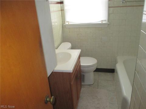 46 Helena Dr, Struthers, OH 44471 photo 5