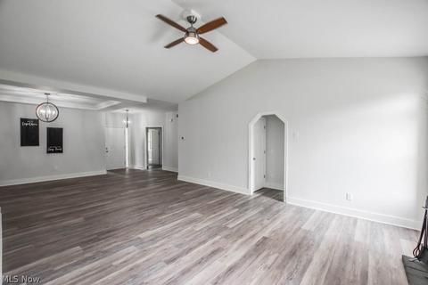 208 Patrick John Dr, Wadsworth, OH 44281 photo 5