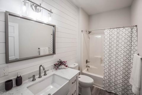 208 Patrick John Dr, Wadsworth, OH 44281 photo 21