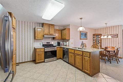 7009 Buckhorn Dr NW, Canton, OH 44708 photo 15