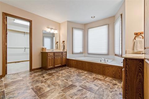7009 Buckhorn Dr NW, Canton, OH 44708 photo 19