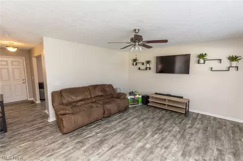 4031 Timber Walk, Lorain, OH 44053 photo 9