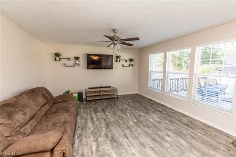 4031 Timber Walk, Lorain, OH 44053 photo 8