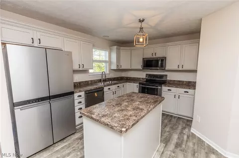4031 Timber Walk, Lorain, OH 44053 photo 3