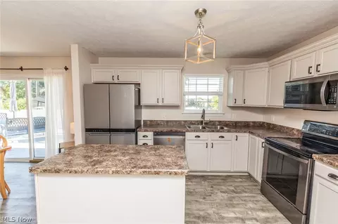 4031 Timber Walk, Lorain, OH 44053 photo 2