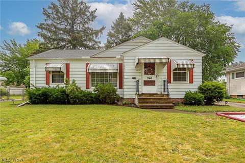 327 Beebe Ave, Elyria, OH 44035 photo 2