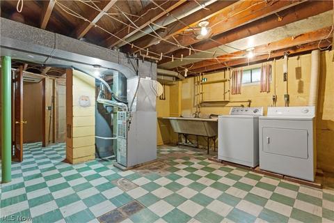 327 Beebe Ave, Elyria, OH 44035 photo 23