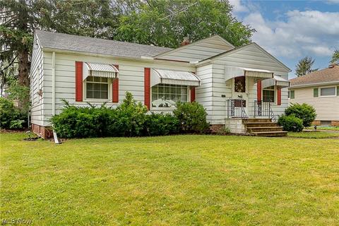 327 Beebe Ave, Elyria, OH 44035 photo 3