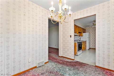 327 Beebe Ave, Elyria, OH 44035 photo 8