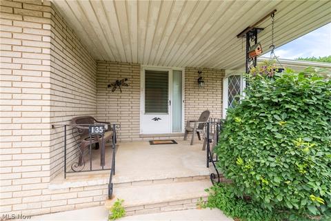 135 Panorama Dr, Seven Hills, OH 44131 photo 2
