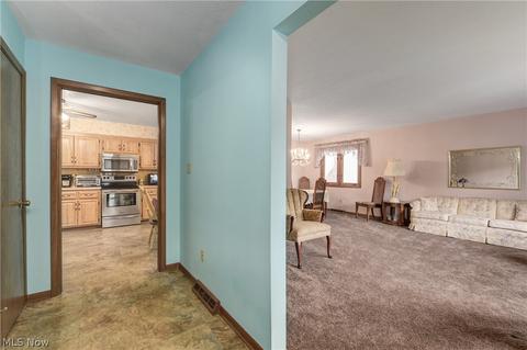 135 Panorama Dr, Seven Hills, OH 44131 photo 4