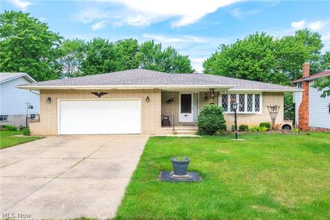 135 Panorama Dr, Seven Hills, OH 44131 photo 1