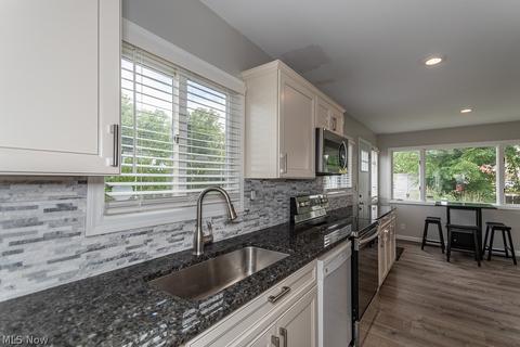 2426 Rockefeller Rd, Wickliffe, OH 44092 photo 4