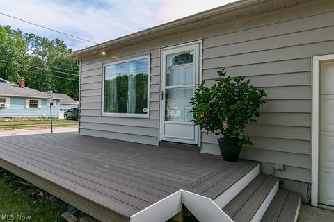 2426 Rockefeller Rd, Wickliffe, OH 44092 photo 2
