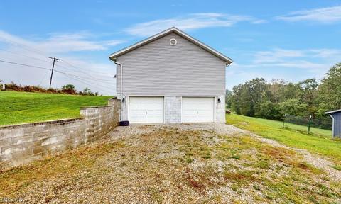 72215 Barylak Rd, Flushing, OH 43977 photo 4