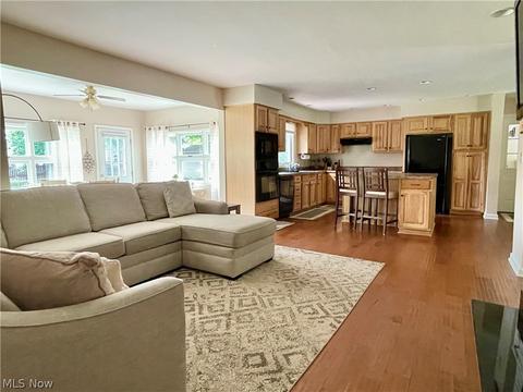 8448 Crystal Dr, Boardman, OH 44512 photo 3