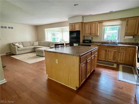 8448 Crystal Dr, Boardman, OH 44512 photo 9