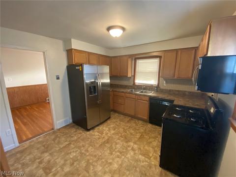 804 E 249th St, Euclid, OH 44123 photo 5