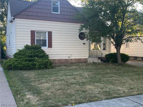 804 E 249th St, Euclid, OH 44123 photo 1
