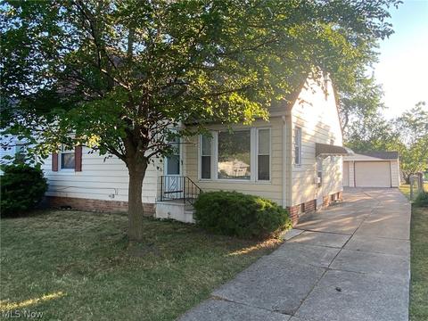 804 E 249th St, Euclid, OH 44123 photo 2