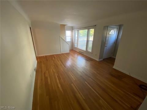 804 E 249th St, Euclid, OH 44123 photo 3