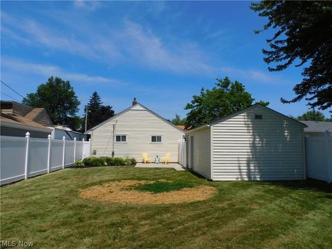 2042 E 45th St, Ashtabula, OH 44004 photo 5