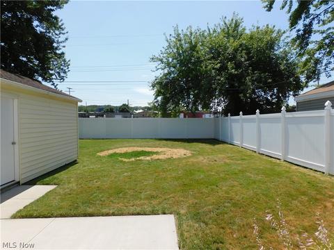 2042 E 45th St, Ashtabula, OH 44004 photo 6