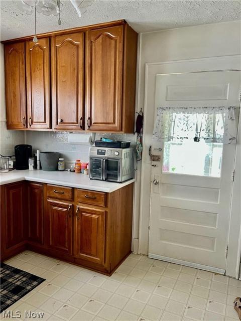 19 Devonshire Dr, Akron, OH 44312 photo 6