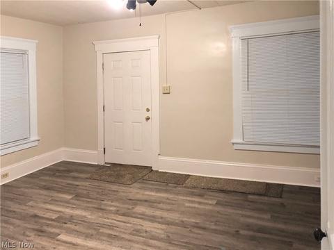 220 Ralph Ct NW, Canton, OH 44708 photo 2